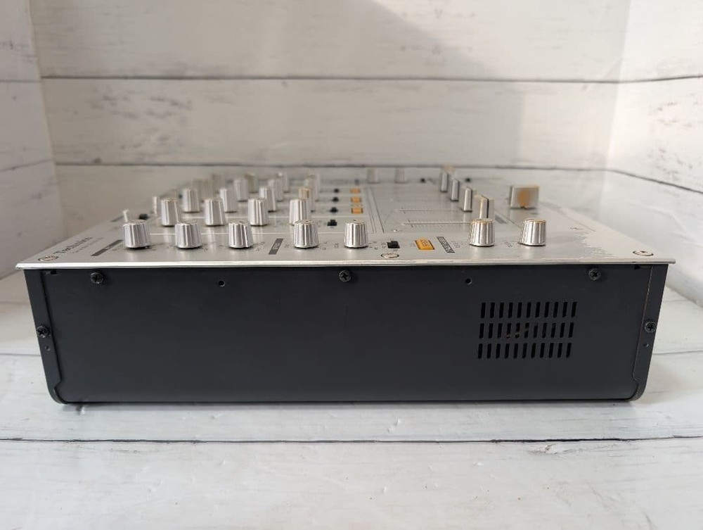 Technics SH-MZ1200 DJ mixer