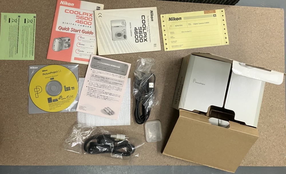 BOX ONLY - NO CAMERA - Nikon Coolpix 5600 5.1MP Digital Compact Camera BOX ONLY