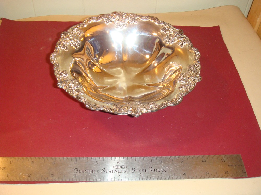 Wallace Silversmiths silver plated bowl dish