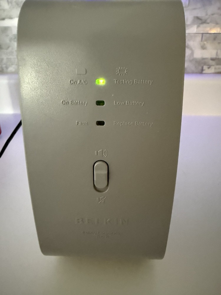 BELKIN Backup Battery Unit Rev B Powers Up