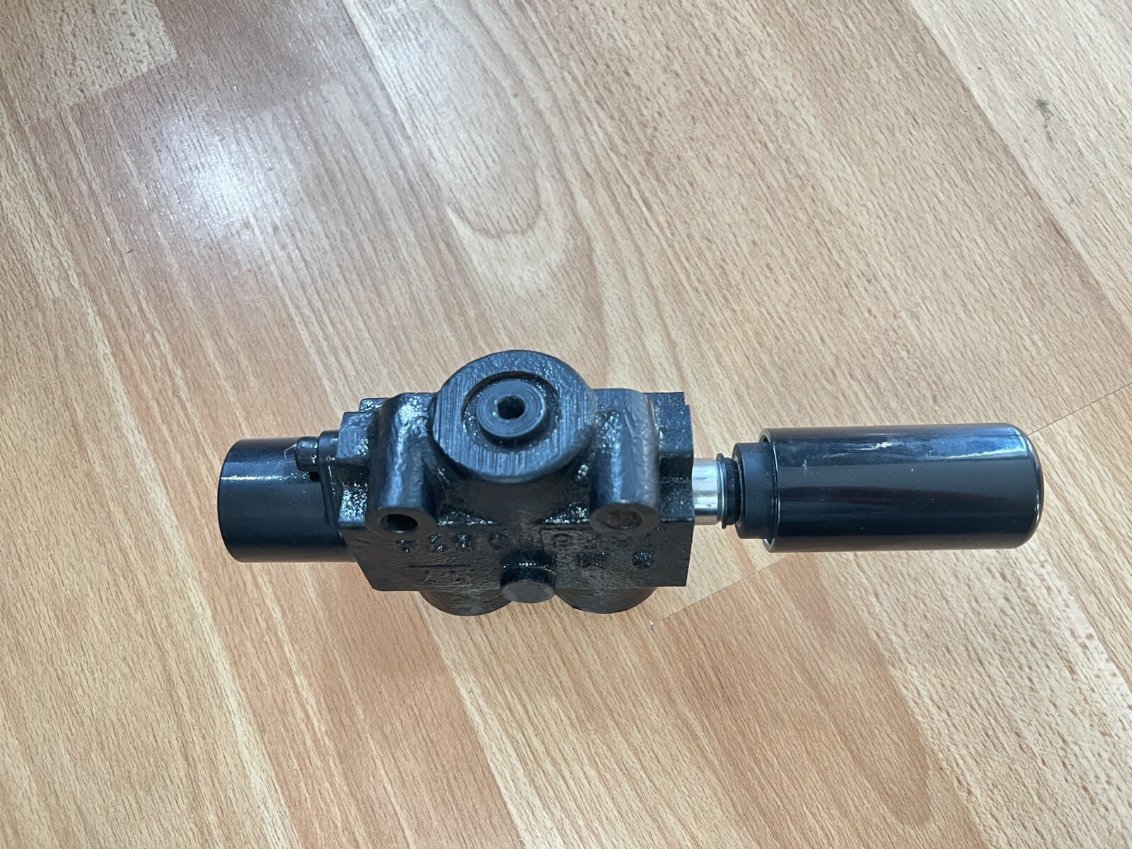 New Prince SS-2A1D Selector Valve, 3 Ways, 2 Positions, 2500 psi, 20 gpm, 1/2"