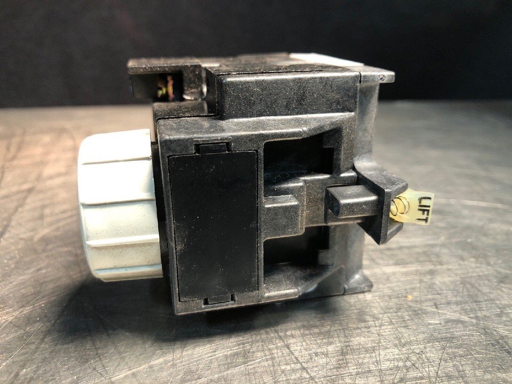 NEW SQUARE D CLASS 8501 TYPE XTE2 TIMING RELAY ATTACHMENT
