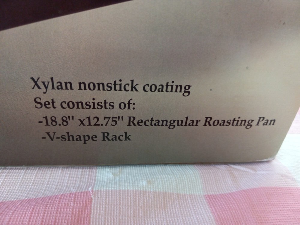 LARGE NONSTICK RECTANGULAR ROASTING PAN WITH V-SHAPE RACK In BOX