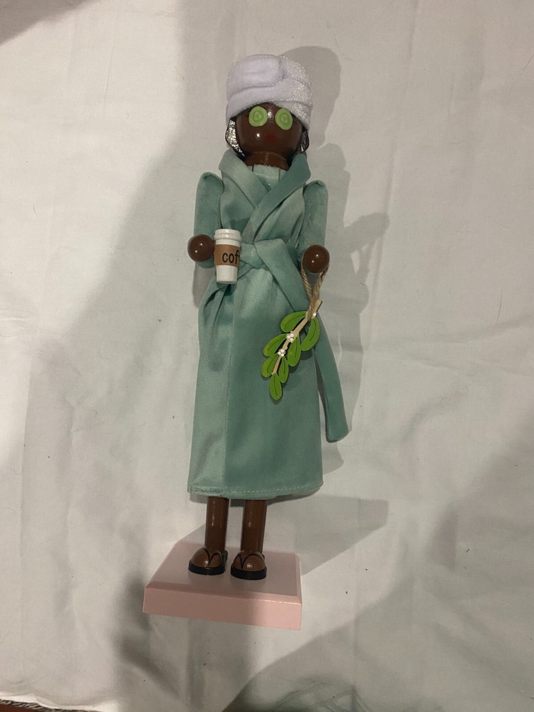 Nutcracker 14" Spa Lady African American