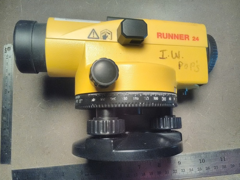 Leica Runner 24 Professional Automatic Level Surveying Equipment Hardshell Case