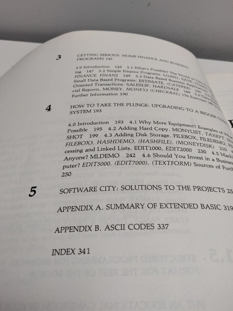 TRS-80 Programming in Style Radio Shack Book 1983 Vintage BASIC Computer Manual