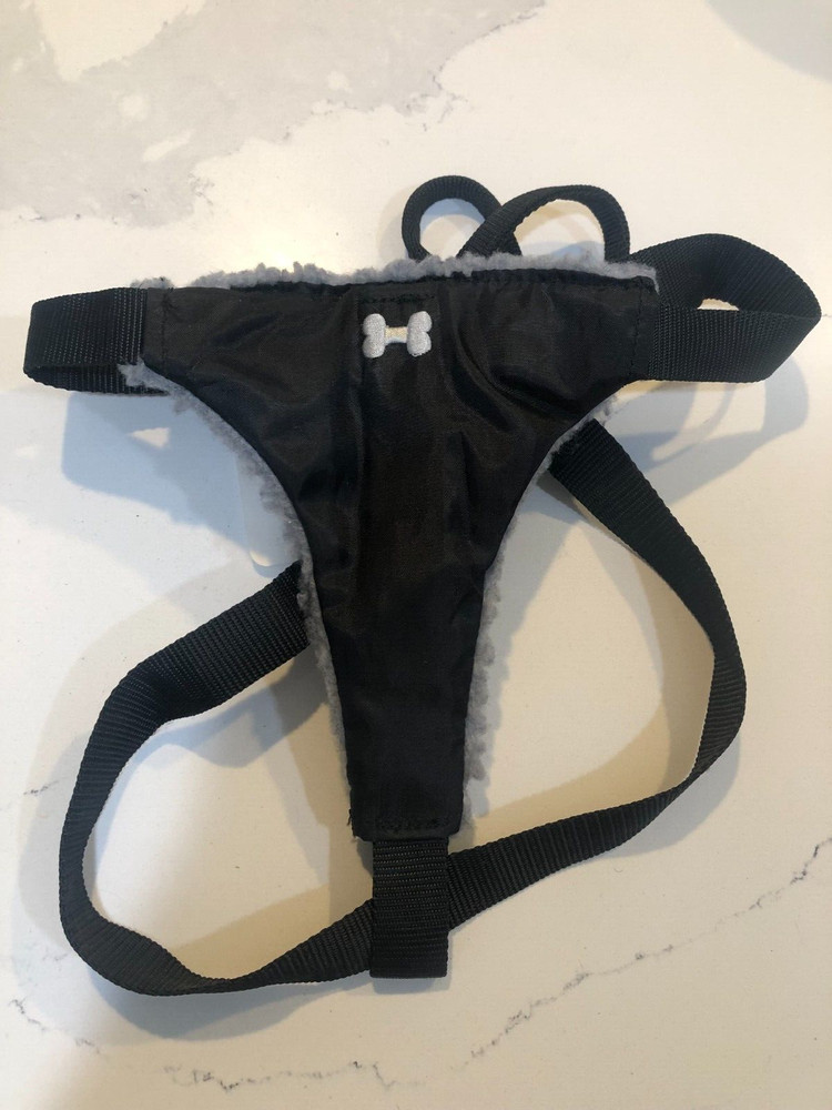 Black Car Harness Medium