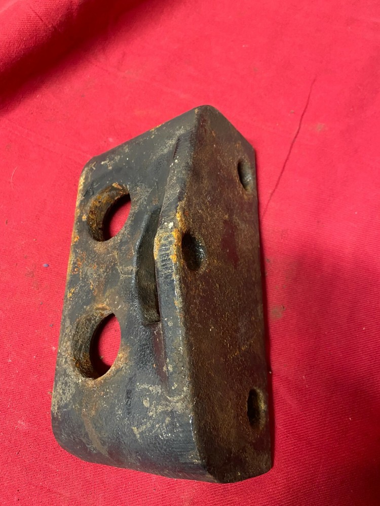 FREIGHTLINER CAT MOTOR ENGINE MOUNT BRACKET SUPPORT REAR 01-15492