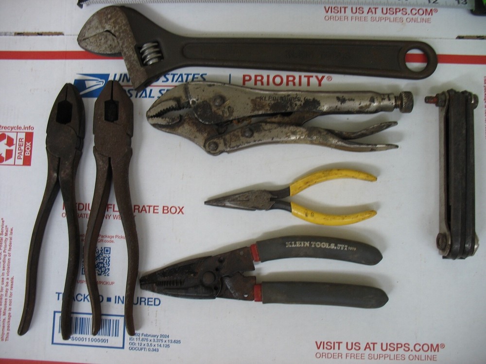 KLEIN TOOL LOT: 37-PCS. USED, VALUE:$????? WE ADD TOOLS DAILY!