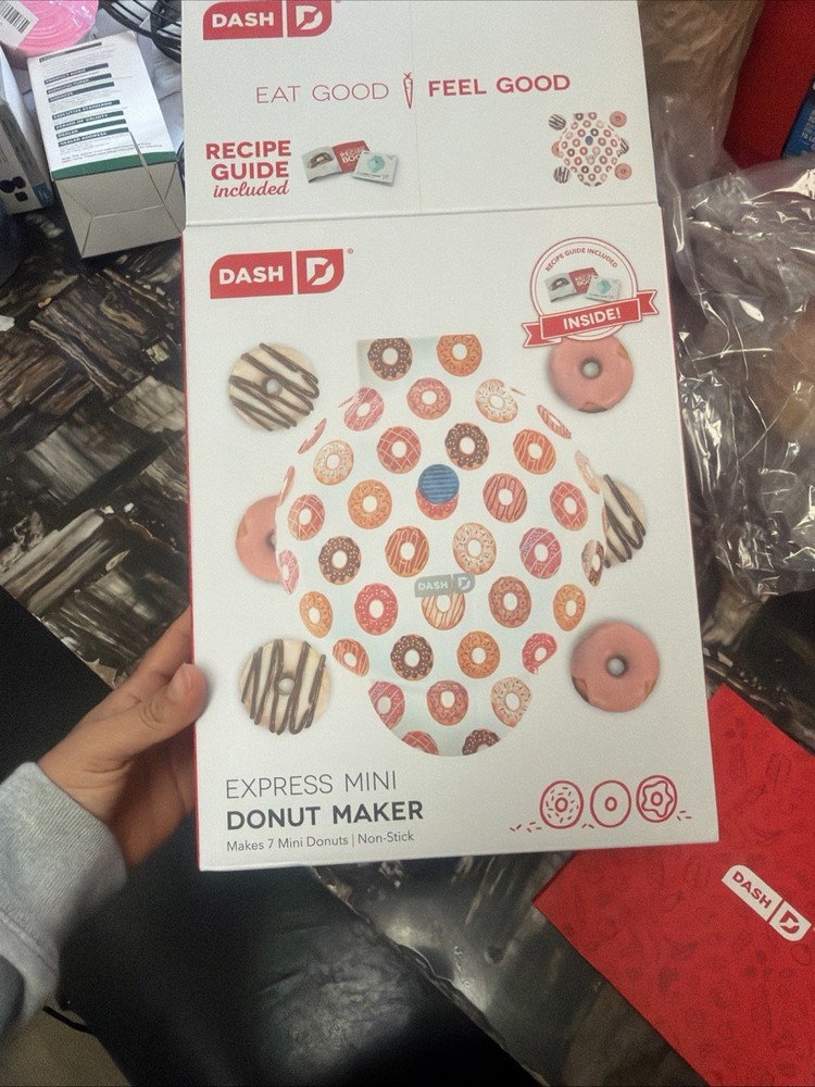 DASH Express Mini Donut Maker Non-Stick 7 Compartments White Multicolor Electric