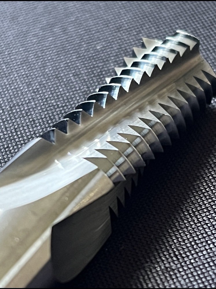 BRAND NEW 3/8-18NPTF SOLID CARBIDE THREAD MILL