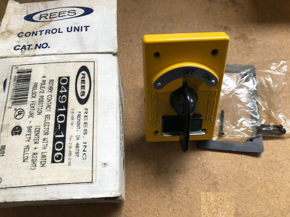 REES 04910-100 4 pole 2 position rotary contact selector Switch with latch (NEW)