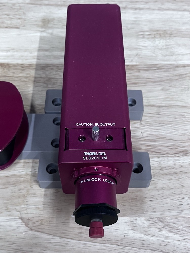 Thorlabs SLS201L/M IR Light Source w/ Controller & Mounts
