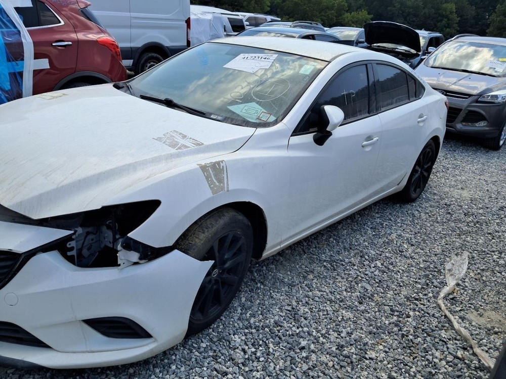 6 2016 Glove Box 4777753