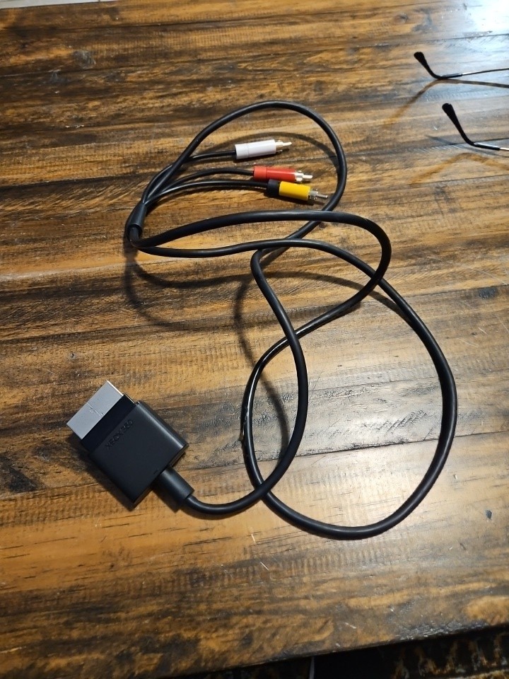 Genuine Official OEM Microsoft XBOX 360 Composite AV Audio Video Cable