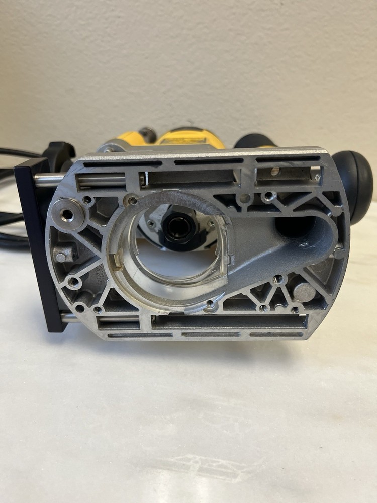 DEWALT Electronic Variable Speed Plunge Router DW621 2HP