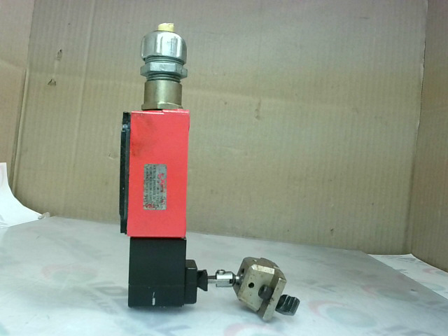 Allen Bradley 802F-E60MS2 /A Saftey Key Interlock Switch w/Key - Used