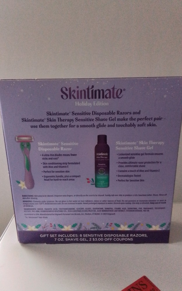 Women's Skintimate Disposable Razor Gift Set