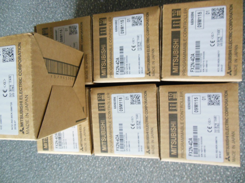 MITSUBISHI FX2N-4DA PLC Input Module FX2N4DA New In Box