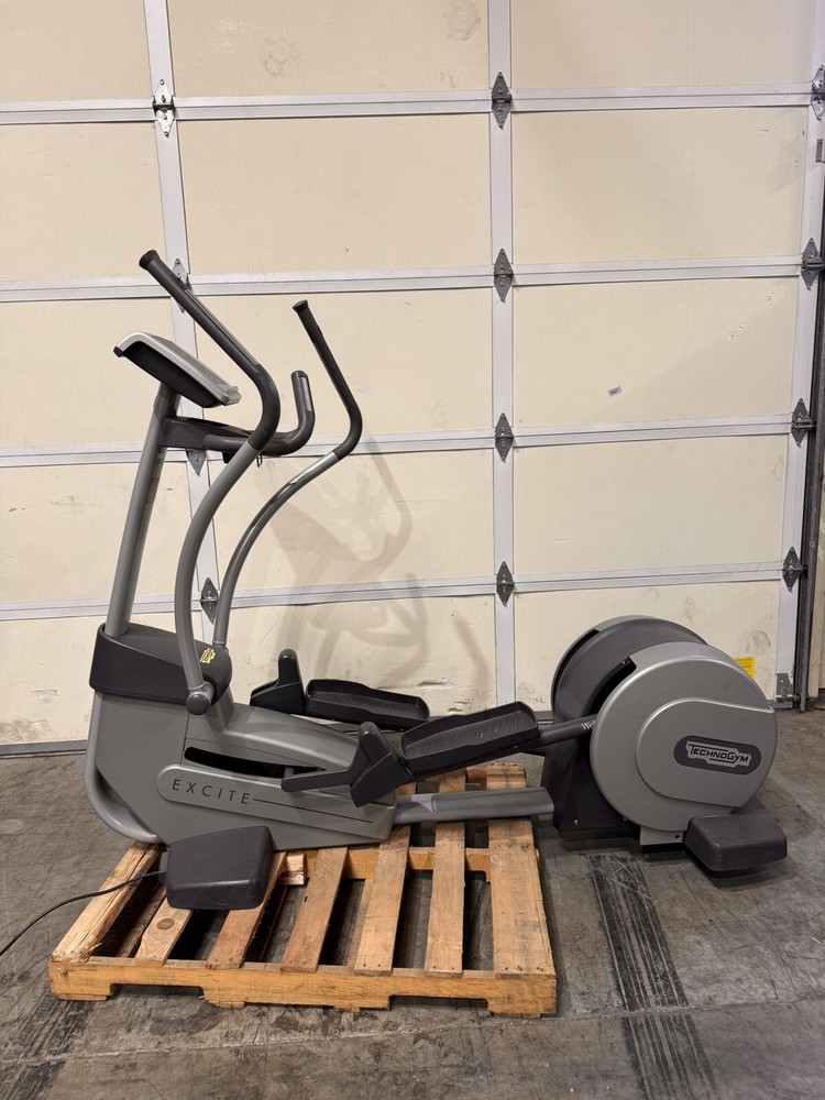 Technogym Synchro Excite 700iP Elliptical