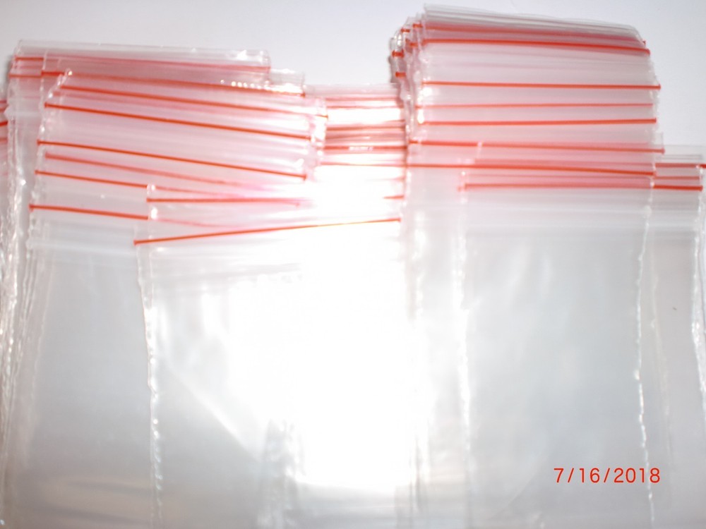 - 100 PLASTIC BAGS - 2 " x 3 " - SELF-SEALING - MULTI PURPOSE (225 g.)