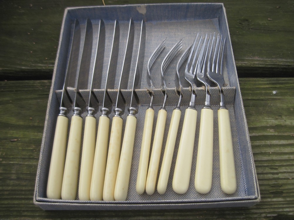 Bakelite or Plastic Flatware: 6 knives and 6 forks