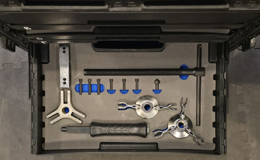 Master Puller Kit-Snap-On Tools Rolling Toolbox Tools Included