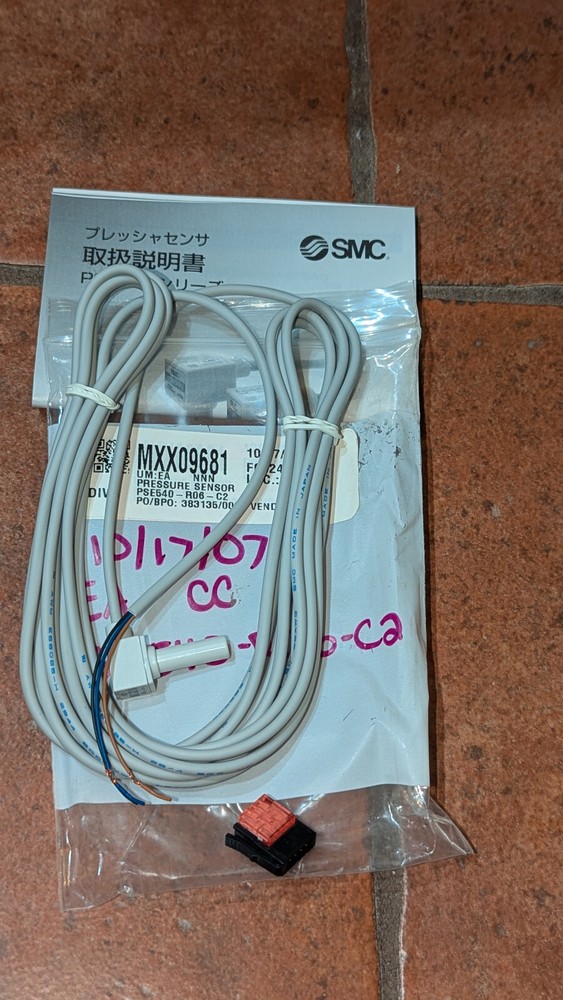 (1) SMC PSE540-R06-C2 Miniature Air Vacuum Sensor NEW