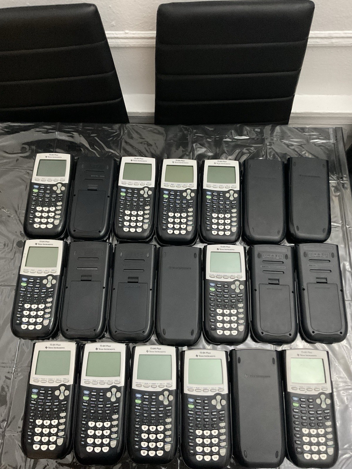 Texas Instruments TI-84 Plus Graphing Calculator Programmable LCD Display Lot