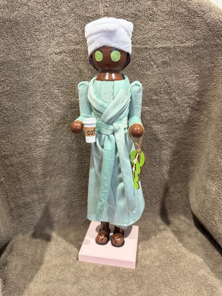 Nutcracker 14" Spa Lady African American