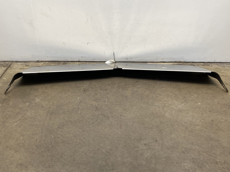 2000 Peterbilt 379 Visor 14734007 (654-10774)