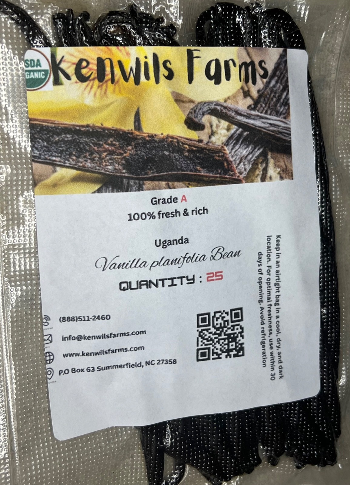 Organic vanilla beans, Grade A. Plump, moist with 30-35% moisture content