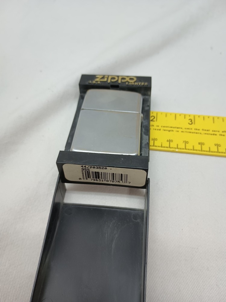 Genuine ZIPPO Brushed Chrome Refillable Windproof Lighter Needs New Flint