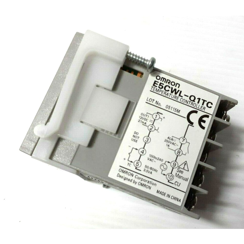 Omron E5CWL-Q1TC Temperature Controller New One Free Shipping E5CWLQ1TC