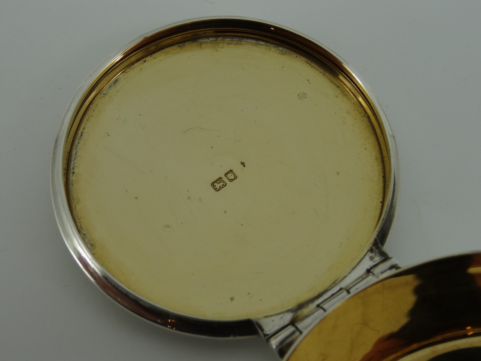 LOVELY EDWARDIAN SOLID STERLING SILVER COMMUNION WAFER BREAD PYX BOX LONDON 1906