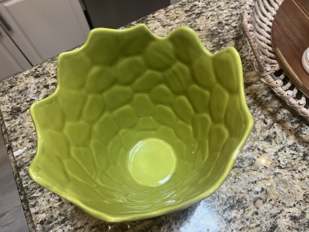 Floral Vase With Etching Around