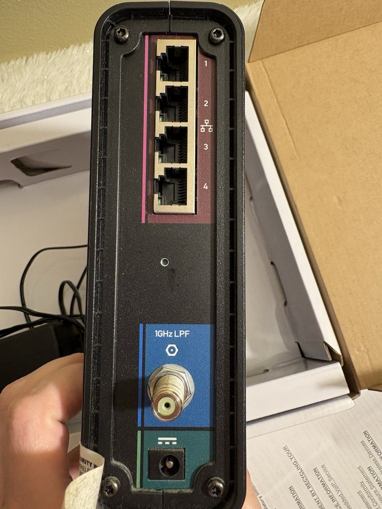 ARRIS SURFboard 3.0 Cable Modem & Wi-Fi Router combo.