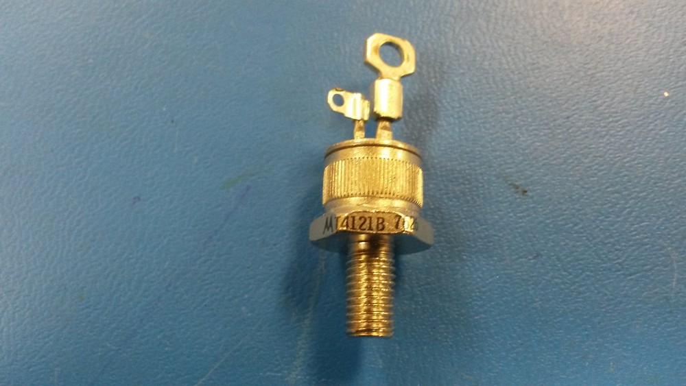 (1 PC) T4121B MOTOROLA BIDIRECTIONAL TRIODE THYRISTOR