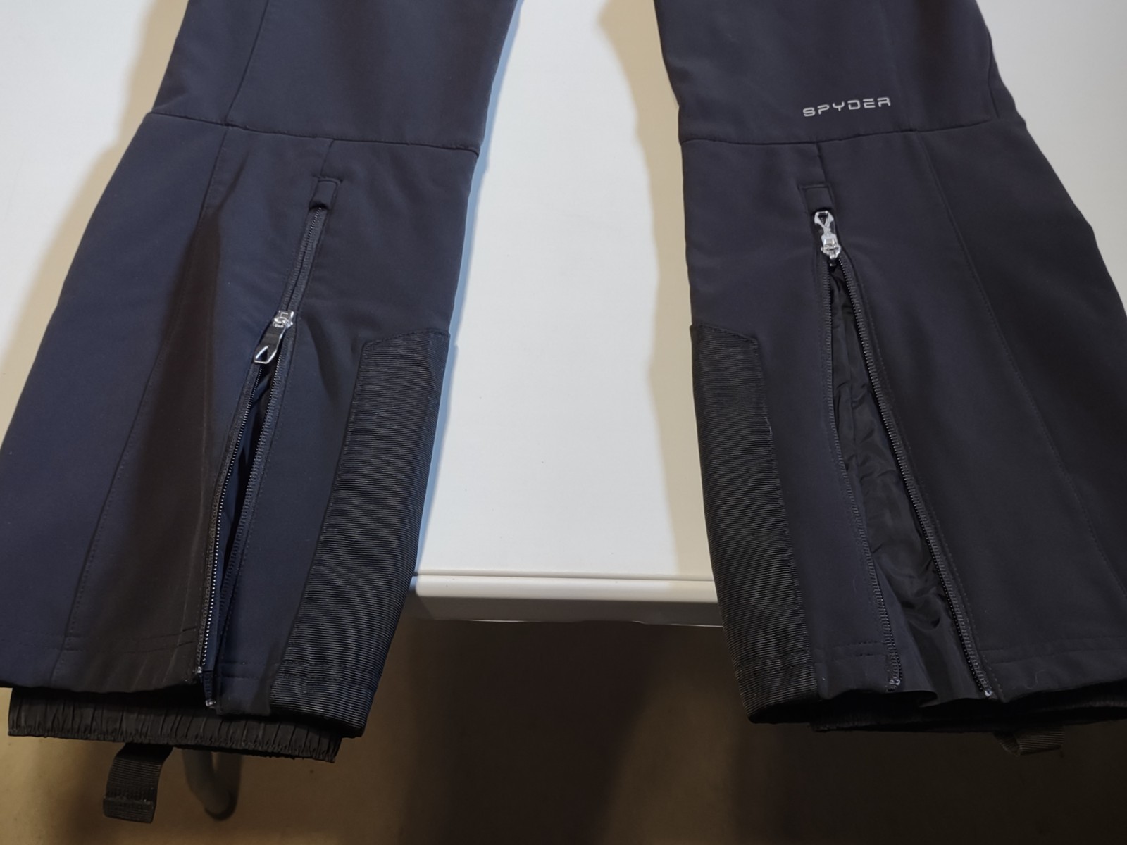 SPYDER - Winner Athletic Softshell Snow Pants - Black - Size 8