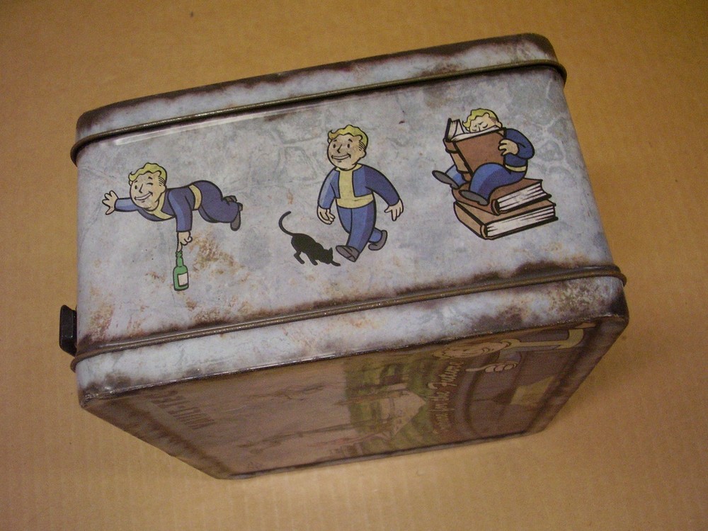 Vault-Tec Lunchbox Metal