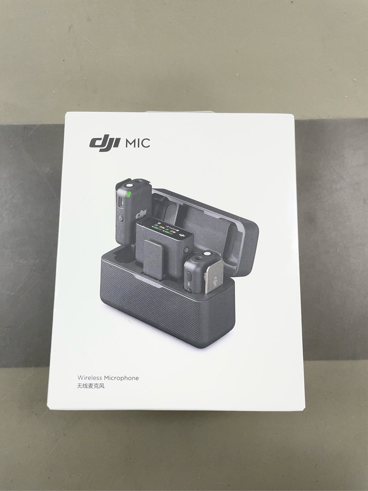 DJI Mic 2-Person Compact OLED Touchscreen Digital Wireless Microphone (2.4 GHz 1