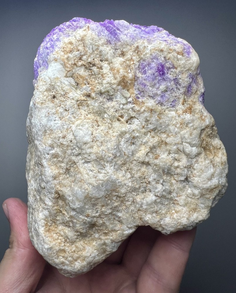 1342 Gr. Fluorescent Phosphorescent Sharp Tenebrescnet Hackmanite, Fluorapatite
