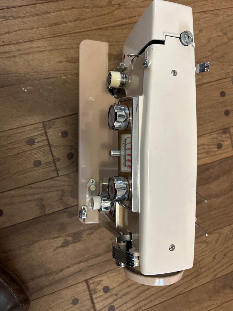 Bamberger Deluxe 146B Sewing Machine