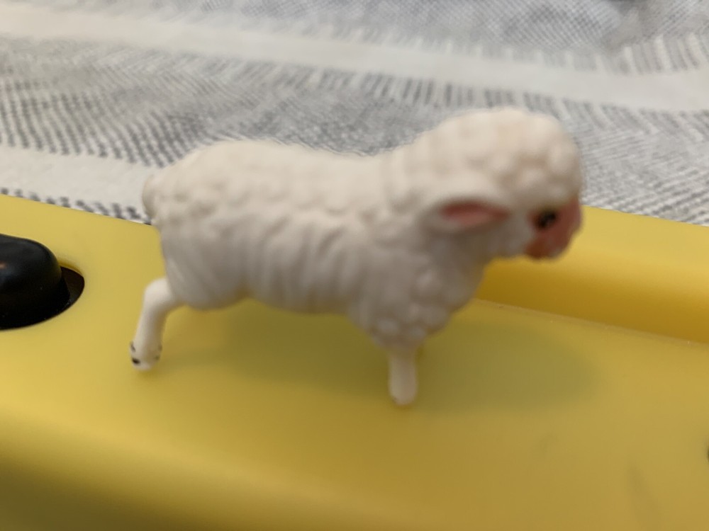 Plastic White Sheep. Number 915.