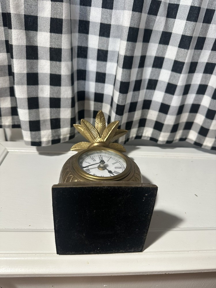 VINTAGE PINEAPPLE MANTLE CLOCK 2004