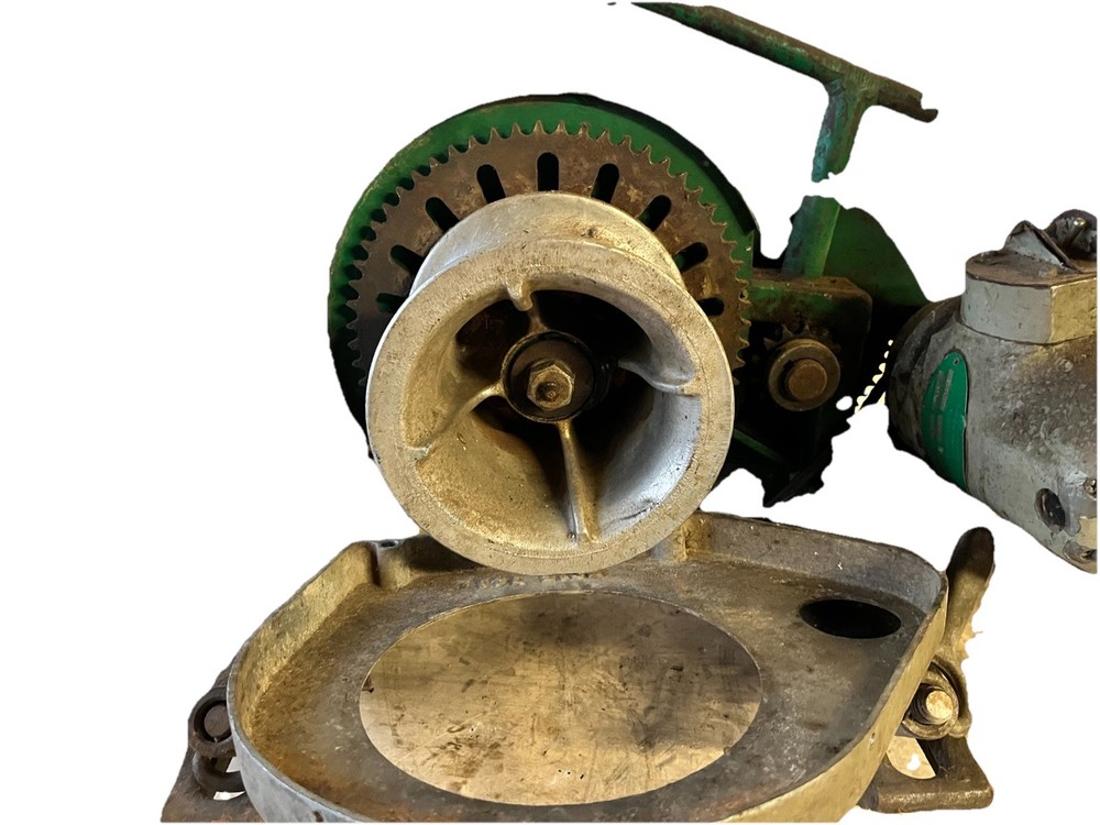 Greenlee 640 4000lb Tugger Wire Cable Puller W/ Chains Used Missing Inner Chain