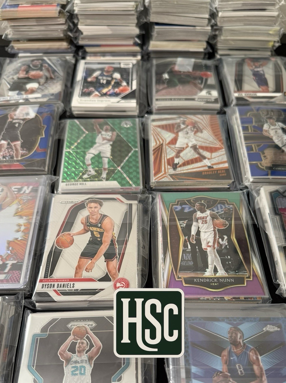 Basketball NBA - 100 Card Lot - Rookies, Parallels, Memorabilia, Autos, Numbered