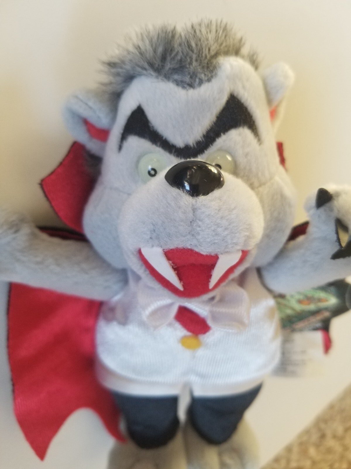 Meanies Grisly Grizzlies Halloween '99 COUNT DRACUBEAR