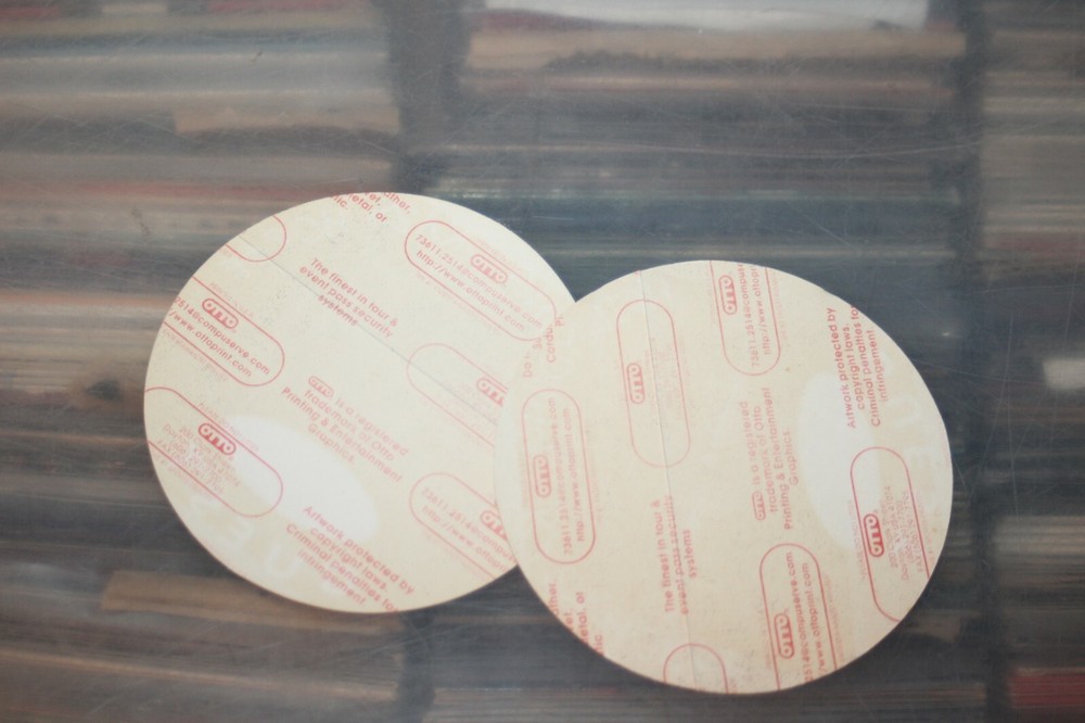 Neil Young - 2x Unused Backstage Pass - FREE POSTAGE - lot #11