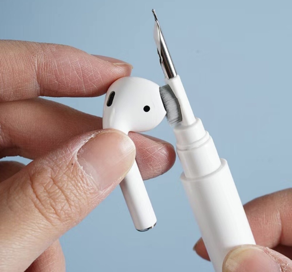 earbud cleaning kit